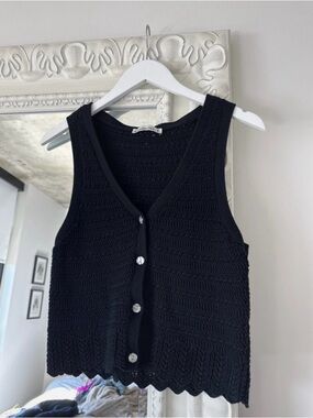 Abercrombie & Fitch Black Knit Button-Front Sweater Vest